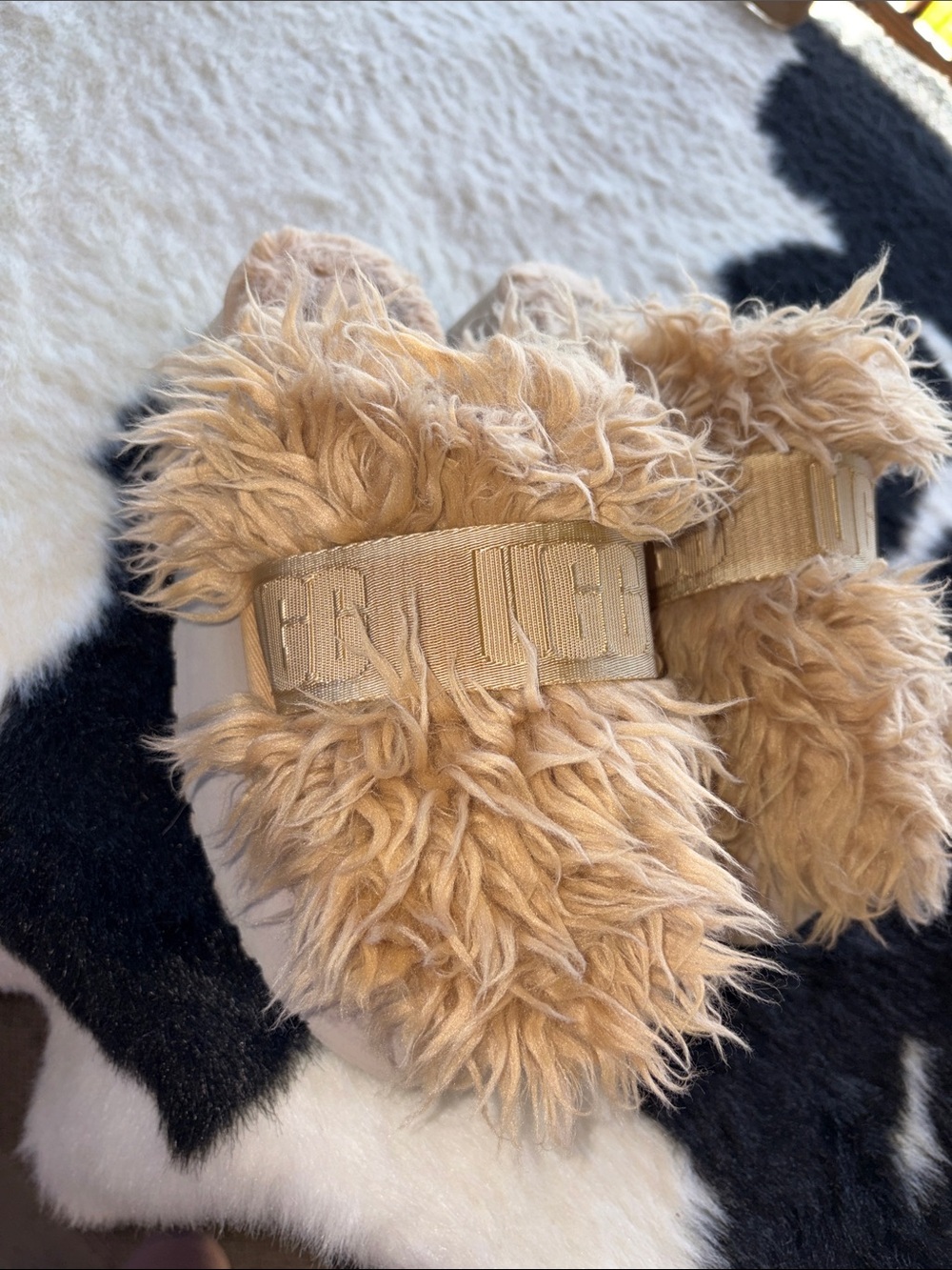 UGG FLUFF, MAMA SUGAR SLIDE WOMEN’S SLIPPER SIZE 7
